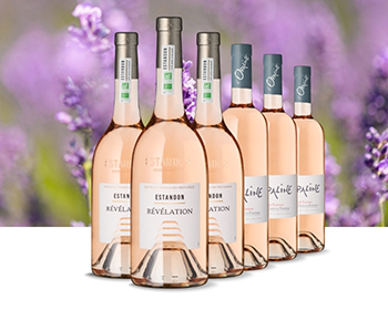 Roséwein Flaschen vor Lavendel Hintergrund