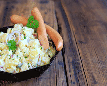 kartoffelsalat und Wurst