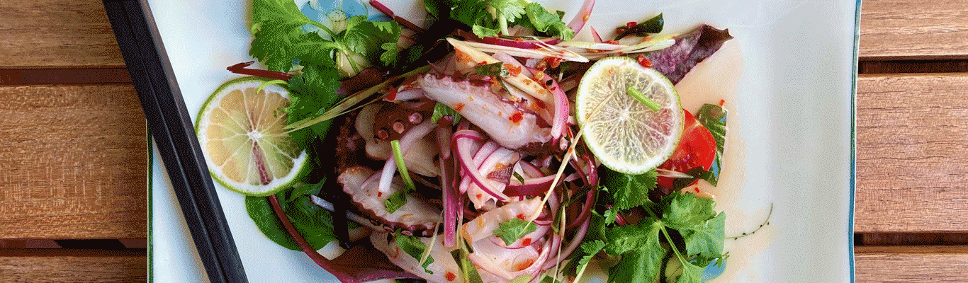 Restaurant MÂU Meeresfrüchtesalat mit Weinempfehlung, mediterran