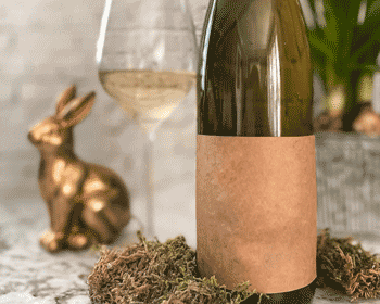 Weinflasche, Glas, Hase, Dekoration, stilvoller Weißwein