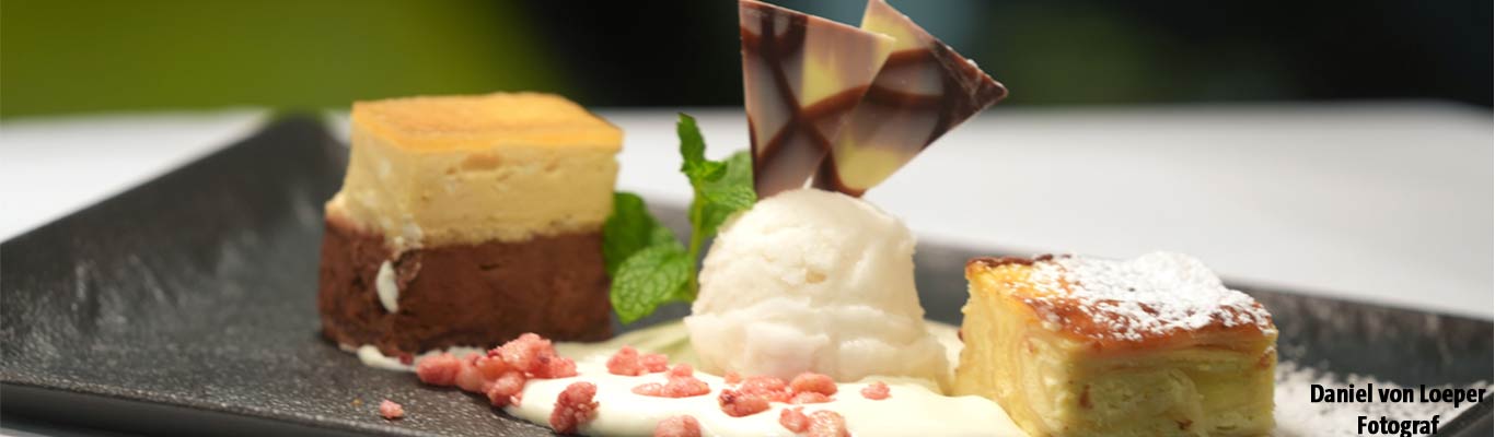 Verlängert: Ess-Klasse im Spatenhaus an der Oper Dessert mit Eis, Schokolade, Minze und Wein-Empfehlung.