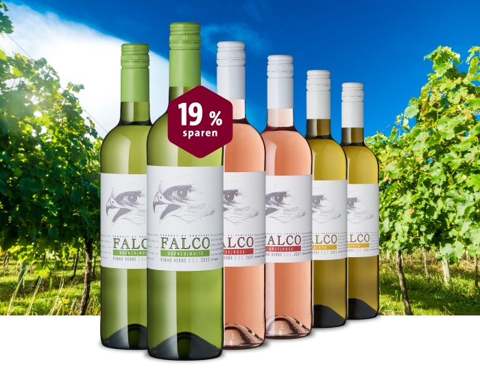 Wein-Set mit Rabatt, Flaschen mit Blick in den Weinberg
