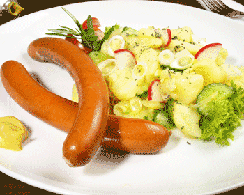 Kartoffelsalat und Würstchen