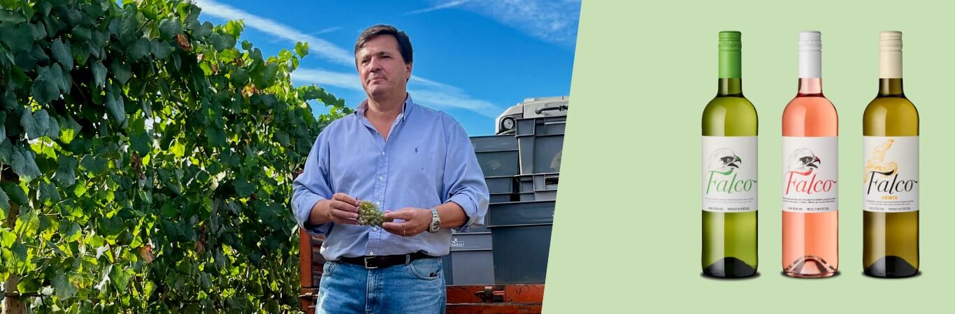 Wein mit Falken darauf