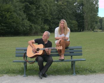 Indian Summer im Kontor München Fürstenrieder Straße Wein-Genuss im Park mit Gitarre und Gespräch