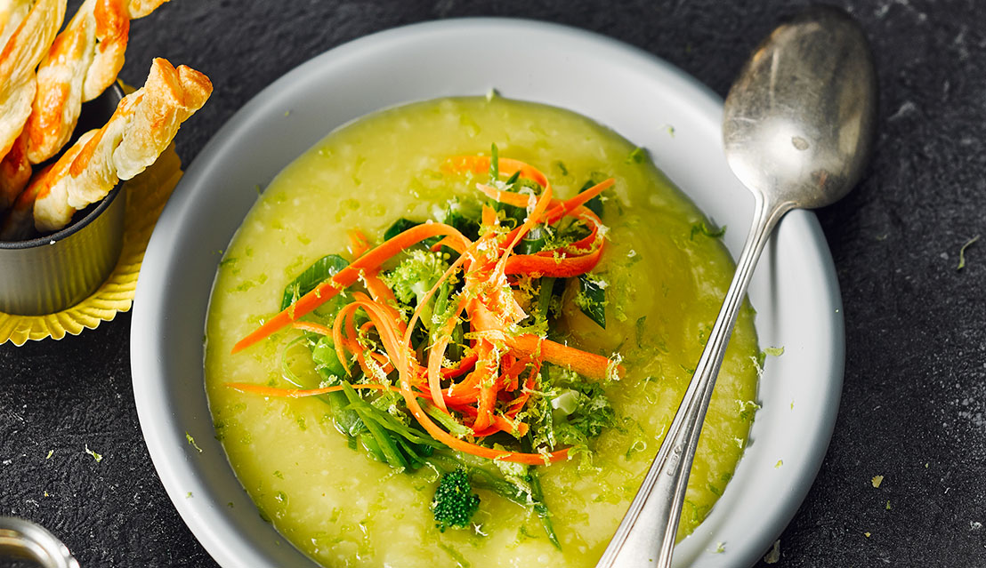 Kartoffelsuppe mit Gemüse-Spagetti Rezept Kartoffelsuppe