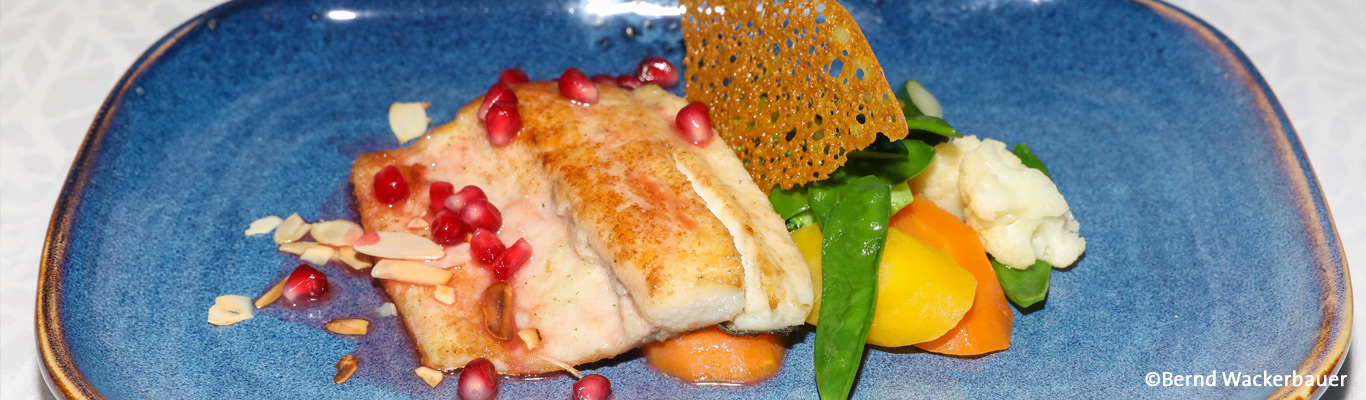 Ess-Klasse in der Fasanerie Gebratenes Fischfilet mit Granatapfel, Weinbegleitung?