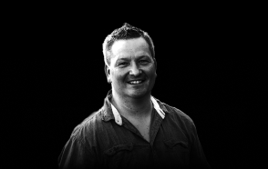 Meet your Winemaker Weingut Höfling Bild vom Winzer in schwarz-weiss